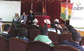 Estudiantes de Oruro se capacitan con miras a la elección de parlamentarios juveniles Mercosur