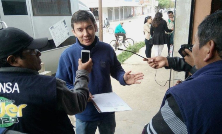 2. El director departamental del SERECI Tarija, Alberto Mealla, informa sobre la campaña en Bermejo.