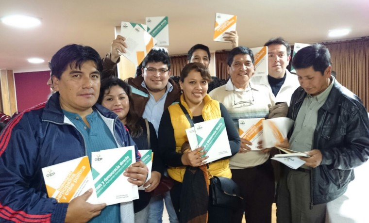 3. Presentación de las publicaciones en Tarija.