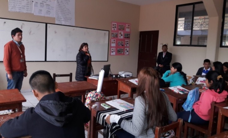 Capacitación en la Unidad Educativa Bolivia Diurno