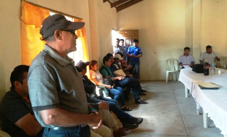 2. Durante la reunión  del OEP en la zona del Alto Isoso, en Charagua.