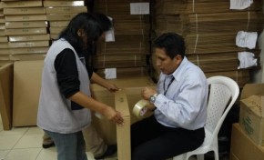 En Chuquisaca inician el armado de 930 kits electorales para el Referendo Autonómico
