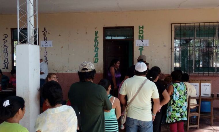 charagua-pueblo-se-registraron-filas-durante-la-eleccion