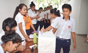 Santa Cruz: unidad educativa Honorato Mejía eligió por primera vez sus representantes estudiantiles