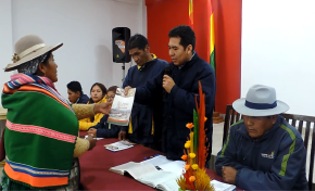 El TED Oruro entregó 1.500 ejemplares de la Carta Orgánica al municipio de Antequera