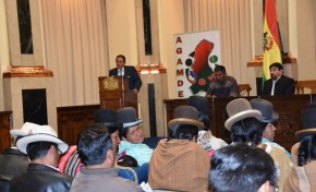 Socializan la Ley de Organizaciones Políticas con las autoridades municipales de La Paz