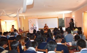 Más de mil estudiantes de seis municipios de La Paz se capacitaron en democracia intercultural y paritaria
