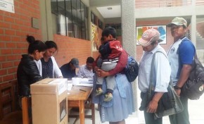 Elecciones Primarias: en Chuquisaca las mesas realizan el escrutinio y el cómputo de votos