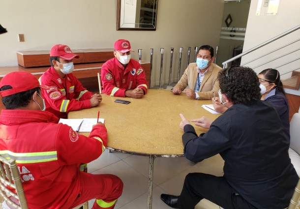 El TED Cochabamba y la Unidad de Bomberos diseñan un plan para prevenir incendios en el CITEC