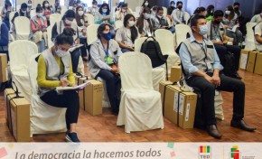 Más de 38 mil juradas y jurados electorales se capacitan en Cochabamba