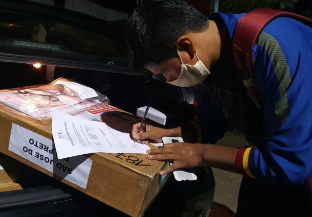 Comienza el traslado de maletas electorales hasta los 15 recintos de Sao Paulo