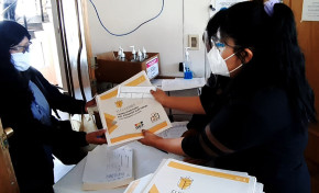 El TED Oruro entrega material informativo a 530 notarios electorales