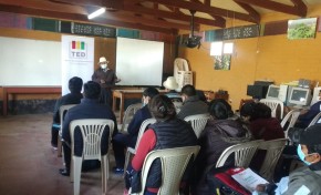Democracia comunitaria: maestros de las UE de Raqaypampa se preparan para guiar la elección de gobiernos estudiantiles