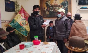 Serecí de Oruro activa campaña en Toledo para entregar certificados de nacimiento gratuitos a adultos mayores