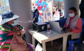 Pobladores de Sabaya, Oruro, reciben cultura registral,  se benefician con certificados de nacimiento gratuitos y otros servicios