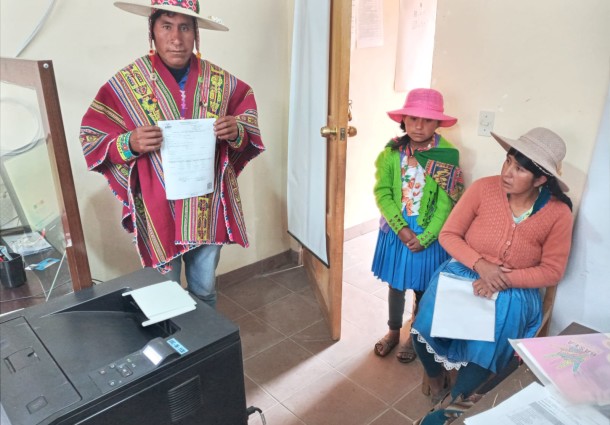 Potosí: Pobladores de Sacaca y San Pedro de Macha se benefician con una campaña de servicios registrales promovida por el TSE y Serecí.
