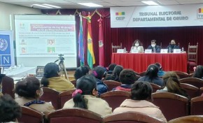 Oruro: Conversatorio recomienda “unidad, empatía  y solidaridad” en el ejercicio político de las mujeres
