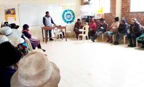 TSE moviliza a funcionarios del Serecí Potosí para capacitar a comunarios de Chacatiani sobre servicios y trámites registrales