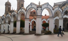 Potosí: el TSE y Serecí celebran otro matrimonio colectivo en la histórica plaza 10 de Noviembre