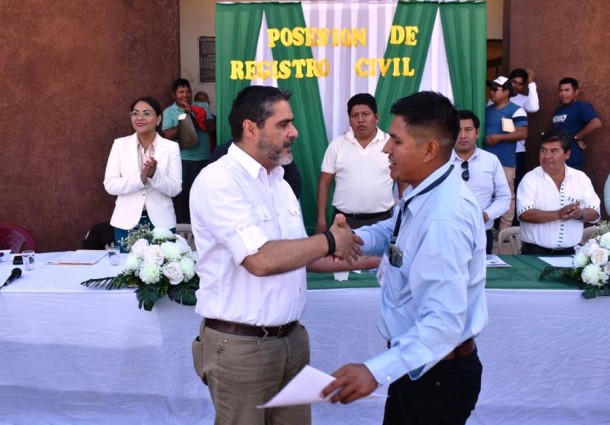 Serecí Santa Cruz posesiona a nuevo Oficial de Registro Civil de Chané Independencia