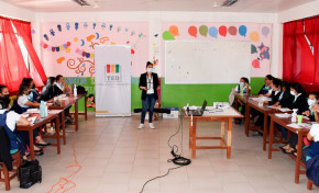 El TED Tarija capacita sobre democracia intercultural a estudiantes de la Unidad Académica Gran Chaco