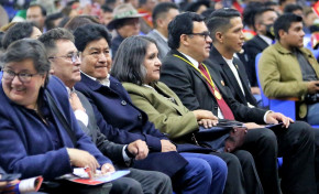 Autoridades del TSE participan en la sesión de honor en homenaje a la Revolución de Oruro