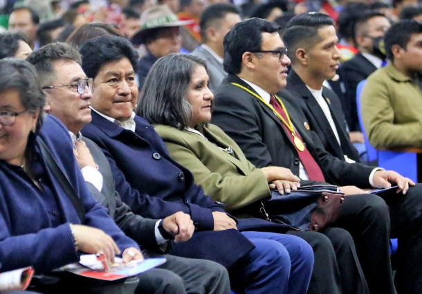 Autoridades del TSE participan en la sesión de honor en homenaje a la Revolución de Oruro