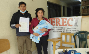 Serecí y ORC de Cochabamba entregaron su primer certificado de nacimiento gratuito a 2.656 niñas y niños