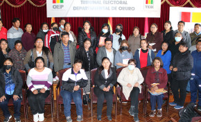 TED Oruro capacita a maestras y maestros de 12 municipios para fortalecer el proceso de elección de gobiernos estudiantiles