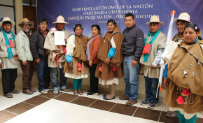 El TED Oruro entrega credenciales a autoridades originarias del GAIOC de la Nación Uru Chipaya