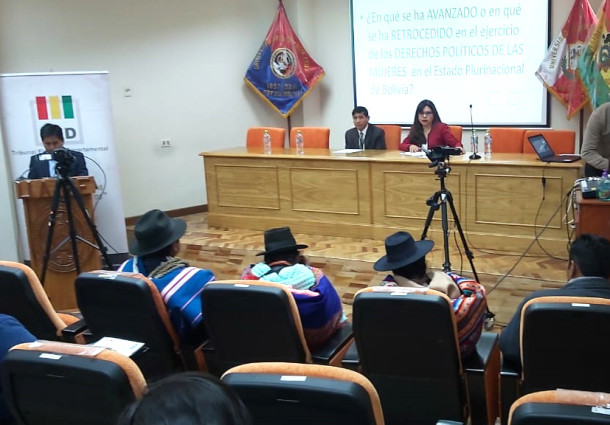 Lideresas de Potosí dialogaron sobre el ejercicio de los derechos políticos de las mujeres en Bolivia