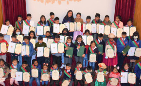 Por el Día del Niño, el TED La Paz entrega 45 credenciales simbólicas a asambleístas departamentales de la niñez