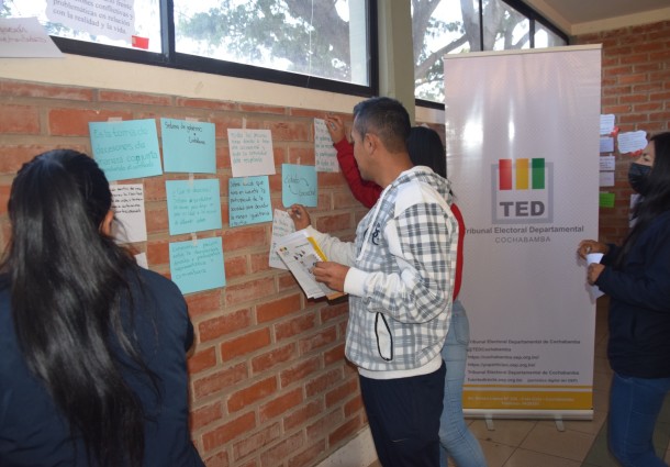 TED Cochabamba: 359 estudiantes de Escuelas Superiores de Formación de Maestros se capacitan en democracia intercultural