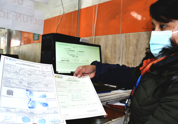 De enero a mayo se entregaron más de tres mil certificados de nacimiento gratuitos a niñas y niños por el Serecí Oruro