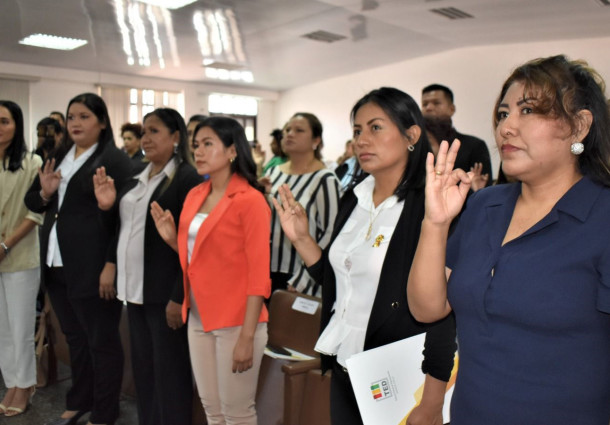 Serecí Santa Cruz posesiona a 52 nuevos oficiales de registro civil