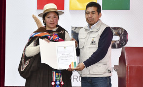 Autoridad electa Qulqi Apnaqiri de Kulli Yaretani recibió su credencial del TED Oruro