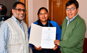El TED Oruro entrega credencial de titularidad a concejal suplente de Toledo