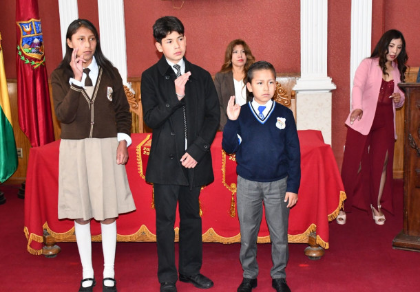 TED Oruro entrega credenciales al nuevo directorio del Comité de Niñas, Niños y Adolescentes