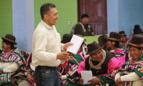 Autoridades de Corque reciben información sobre creación de asientos y recintos electorales por el TED Oruro