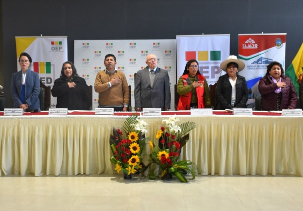 En su aniversario, la ciudad de El Alto cuenta con una nueva oficina desconcentrada del Serecí
