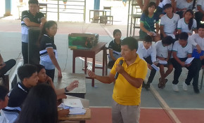 Jurados estudiantiles de la provincia San Andrés se capacitan para administrar el procedimiento de votación