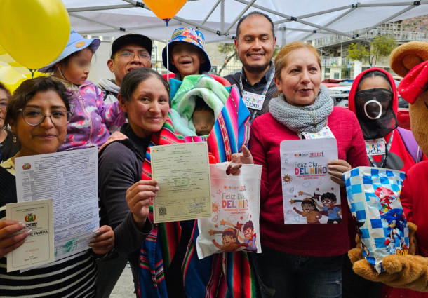 Serecí La Paz entrega 484 registros de nacimiento gratuitos en la campaña Mi Registro, Mi Derecho