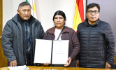 TED Oruro entrega credencial a la nueva Alcaldesa del municipio de Santiago de Huayllamarca