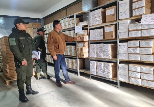 Elecciones Generales 2025: el 60 % del material electoral llega al TED La Paz bajo custodia policial