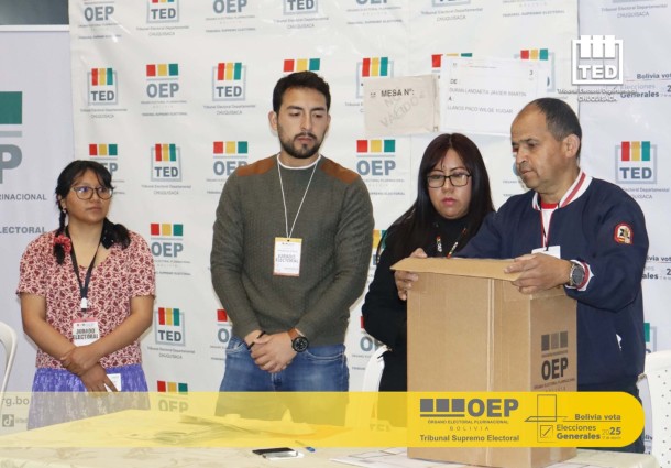 Chuquisaca: facilitadores y capacitadores realizan simulacro de votación de cara a las Elecciones Generales