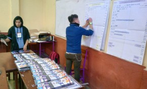 Avanza el conteo de votos tras el cierre de mesas de sufragio