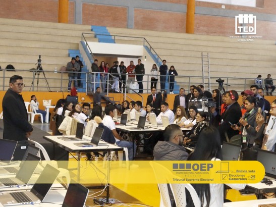 CH_SIMULACROCOM_01 CH_SIMULACROCOM_01