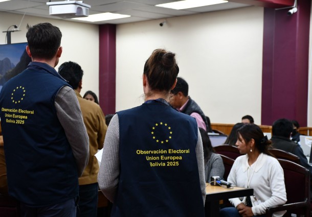 Veedores nacionales e internacionales presencian simulacro del cómputo electoral del TED Oruro