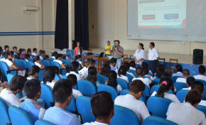 Estudiantes de secundaria reciben capacitación como guías electorales en Pando