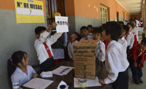 TED acompaña inauguración de elección de Gobiernos Estudiantiles en unidades educativas del distrito Cochabamba Dos